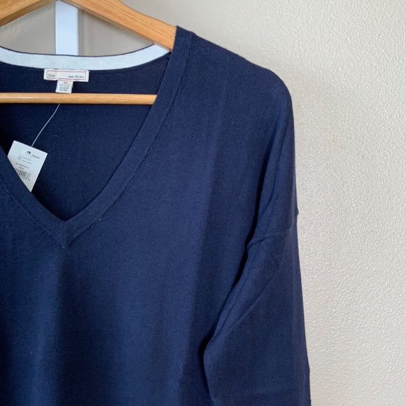 GAP Luxelight Perfect V-neck Sweater - Picture 6 of 16